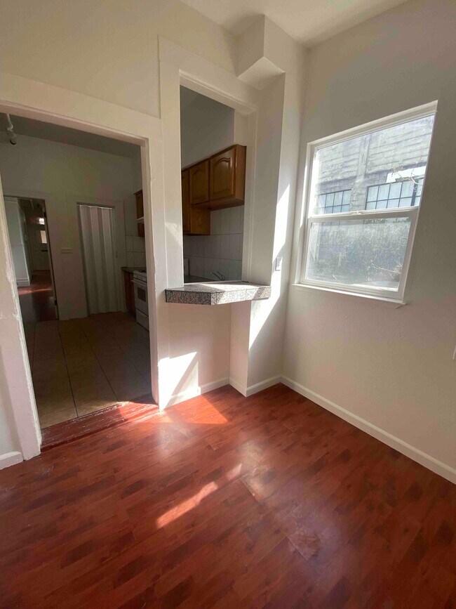 Kitchen - 1565 Pacific Ave