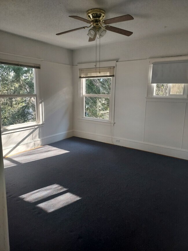 Building Photo - 3453 NW Thurman St