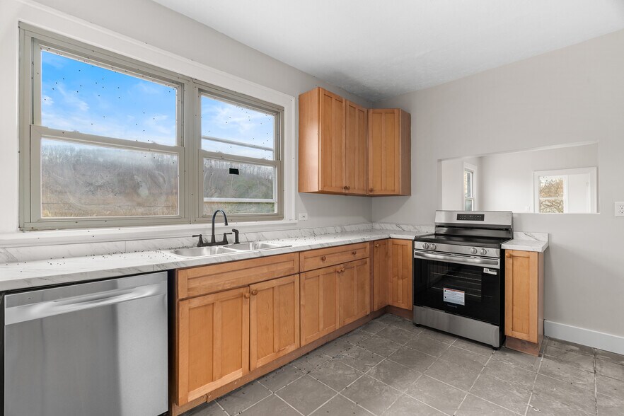 Building Photo - 3515 Greenway Dr