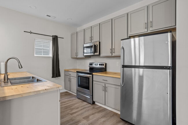 Building Photo - 68 W County St