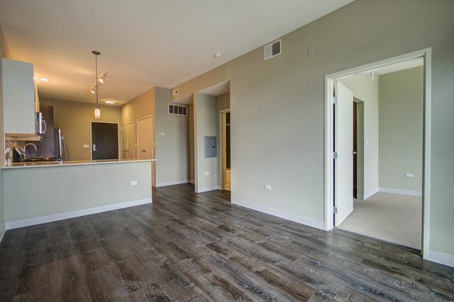Floorplan - 851 West