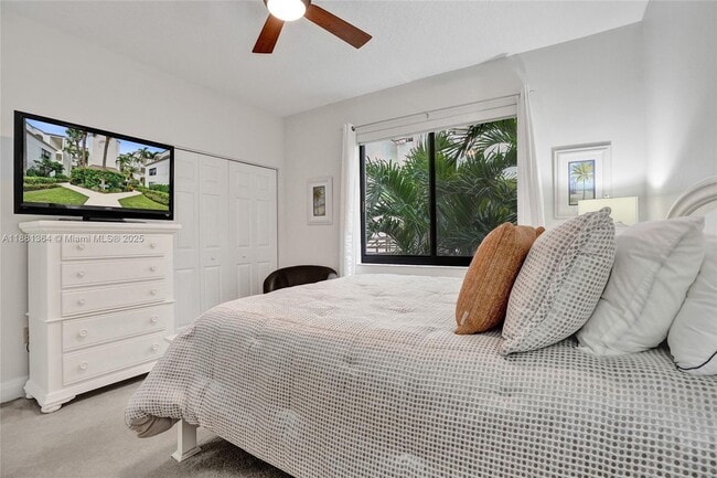 Building Photo - 925 Oak Harbour Dr
