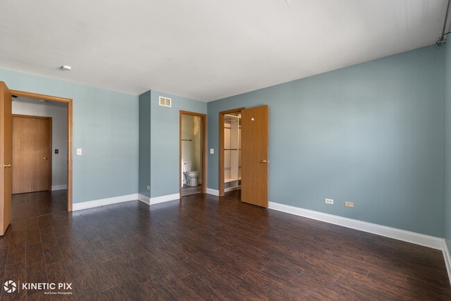 Building Photo - 417 Van Gogh Cir