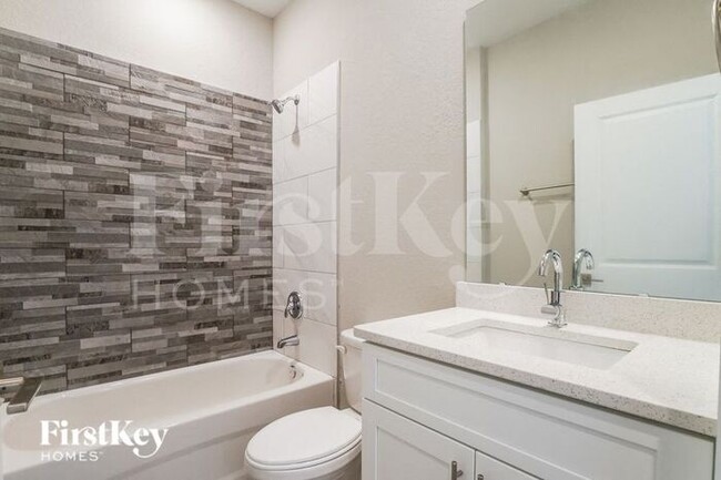 Building Photo - 51 Inconnu Dr