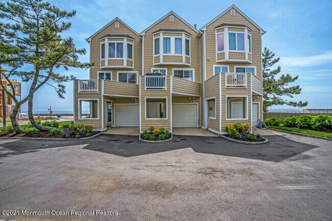 Building Photo - 152 Ocean Blvd N