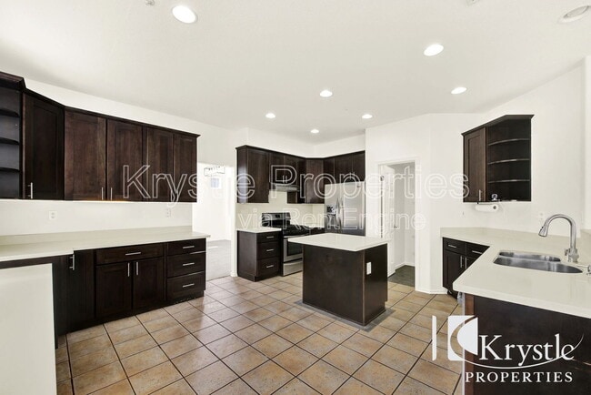 Building Photo - 35 Goldfinch Dr