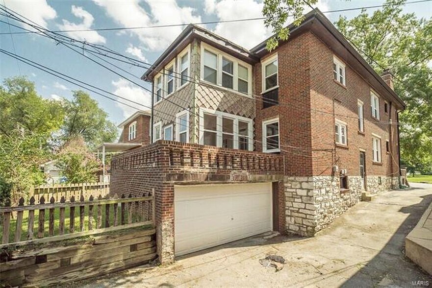 Building Photo - 7375 Amherst Ave
