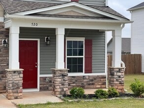 Building Photo - 720 Stilmore Dr