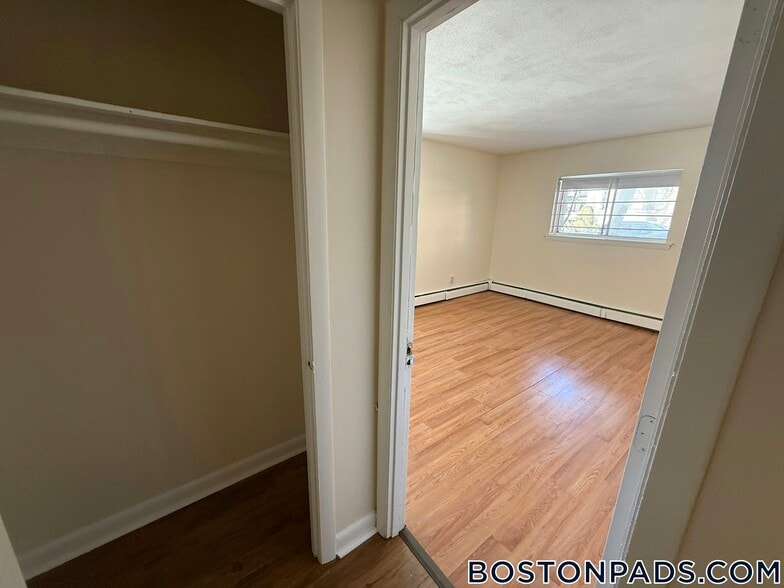 Building Photo - 75 Gardner St