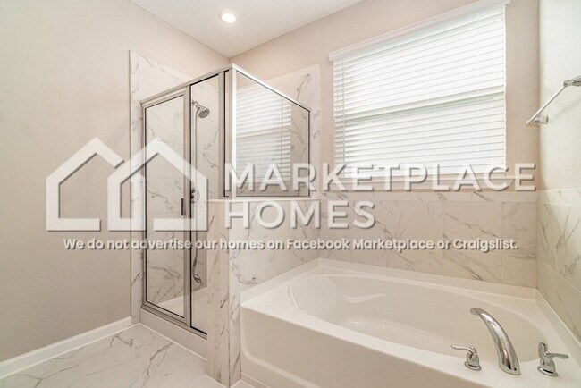 Building Photo - 11033 Stapleton Dr