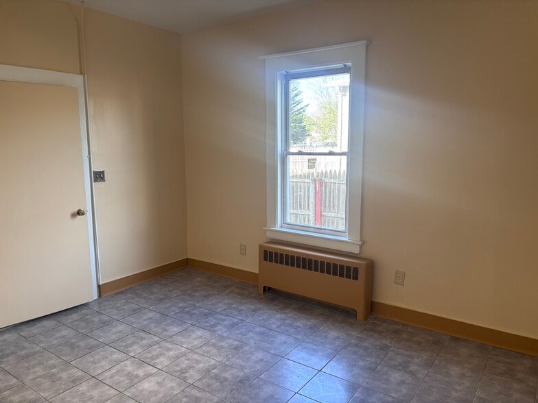 bedroom - 140 North Ave