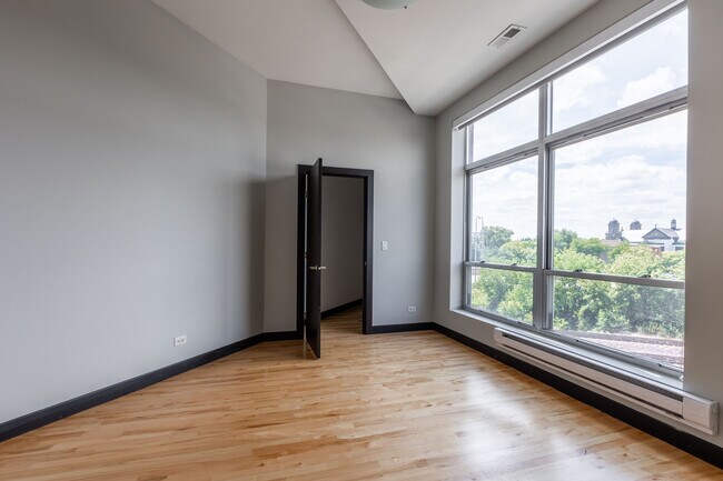 Building Photo - 2348 N Lister Ave