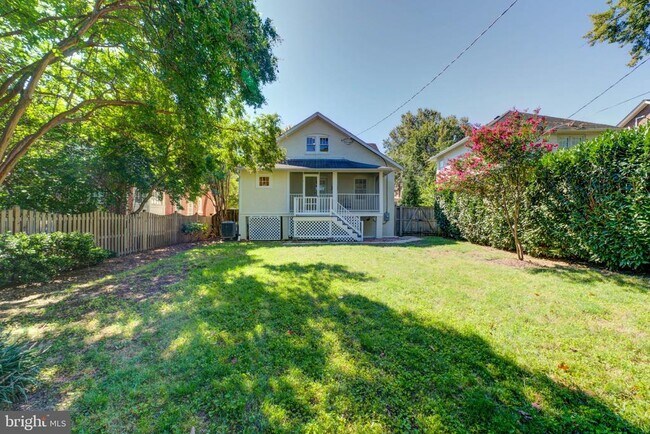 Building Photo - 209 W Masonic View Ave