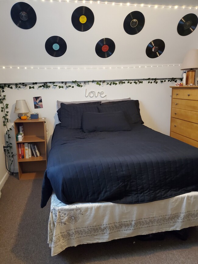 Bedroom - 220 Pleasant St