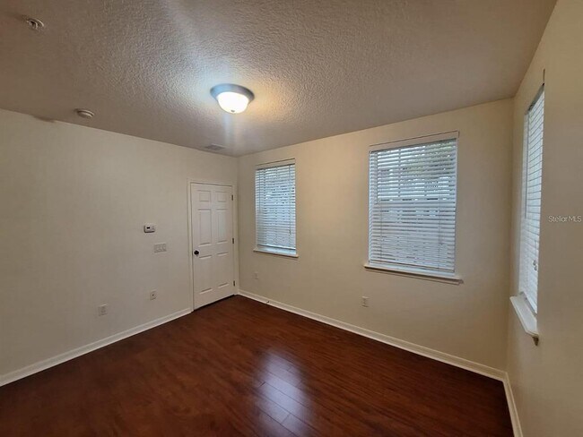 Building Photo - 1350 Chatfield Pl