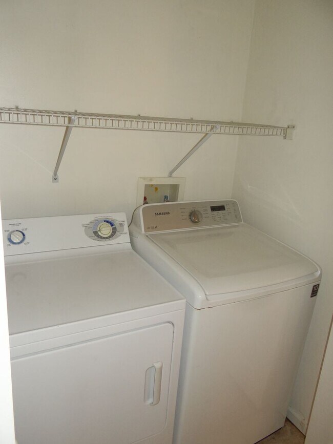 Building Photo - 2 bed 2 bath condo - South Tampa
