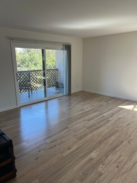 Living room - 310 N Civic Dr