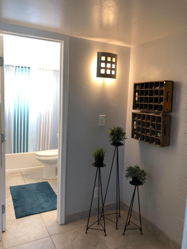 Building Photo - 2019 S Granada Dr