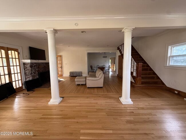 Primary Photo - 210 N Lincoln Ave