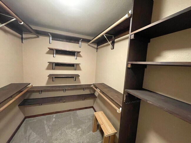 Building Photo - 2 Bed, 2 Bath Garden Condo in Kirkland!