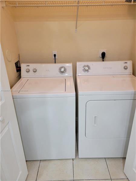 Building Photo - 2707 SW 82nd Ave