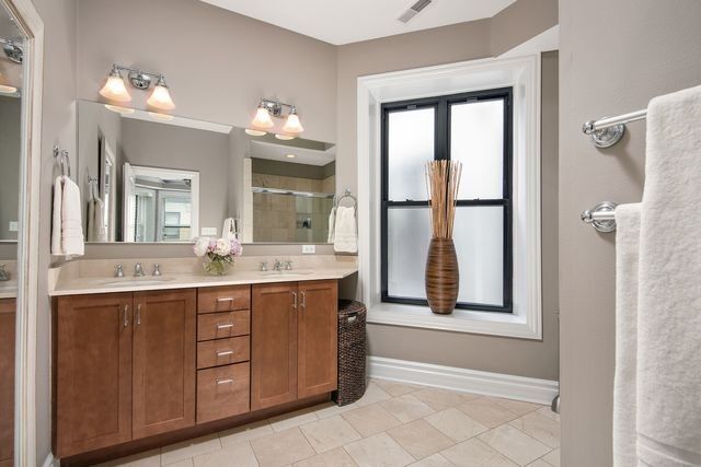 En Suite - 1715 N Crilly Ct