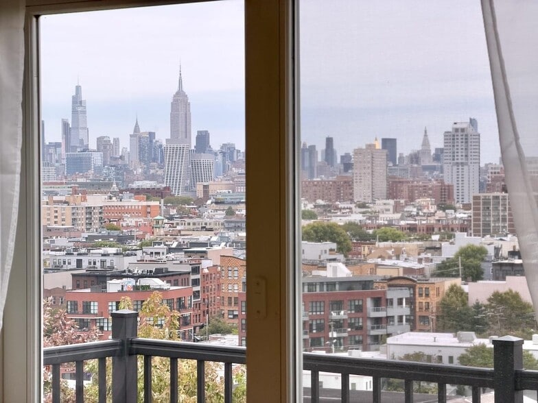 Building Photo - 126 Ogden Ave.