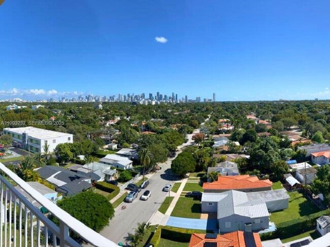 Building Photo - 2425 SW 27th Ave