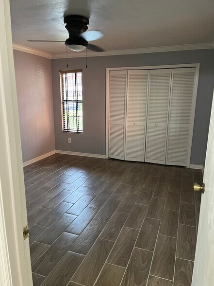 Building Photo - 5868 SW 8th Pl