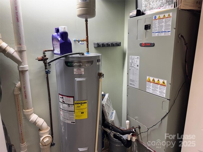 Building Photo - 1201 Scaleybark Rd