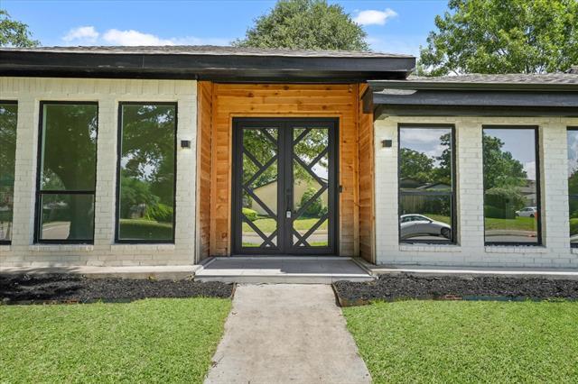 Building Photo - 7103 Blythdale Dr