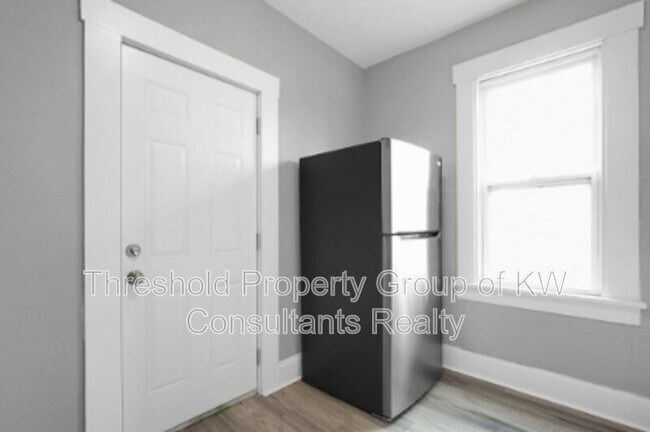 Building Photo - 67-69-69 S Terrace Ave