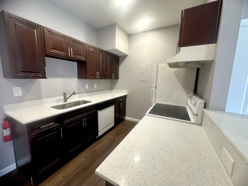 Building Photo - 8800 Westplace Dr