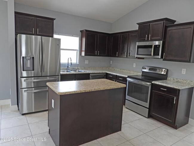 Building Photo - 3510 Aria Dr