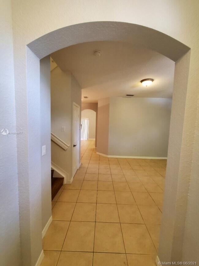 Building Photo - 4941 SW 135th Way