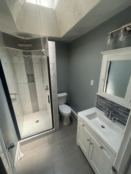 Building Photo - 4749 Bingham St