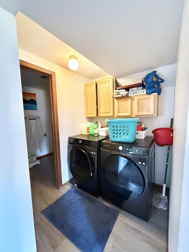 Building Photo - 1142 Silver Fir Dr