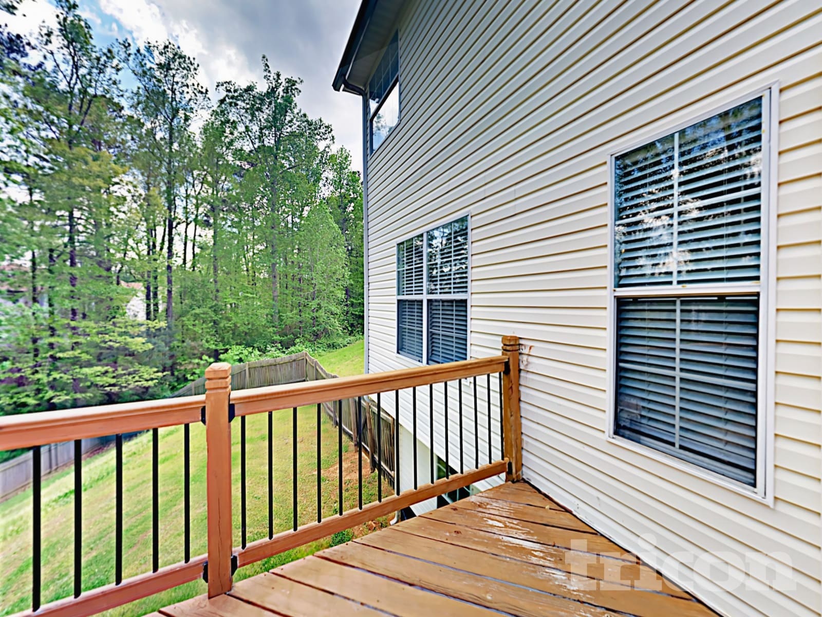 Building Photo - 268 Lakeview Pl