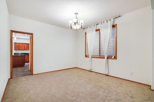 Building Photo - Spacious 5-Bed Bethany Home with Solar, A/C & Private Wooded Setting — Available Now!