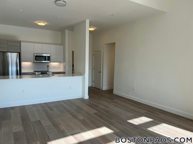 Building Photo - 1079 Commonwealth Ave