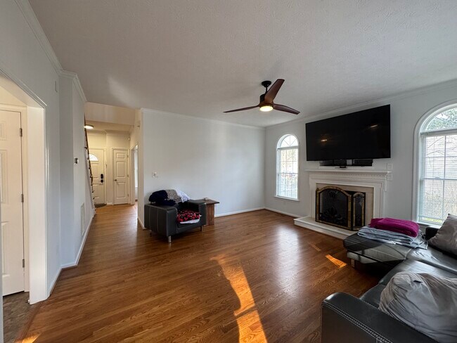 Building Photo - 307 Ludlow Dr