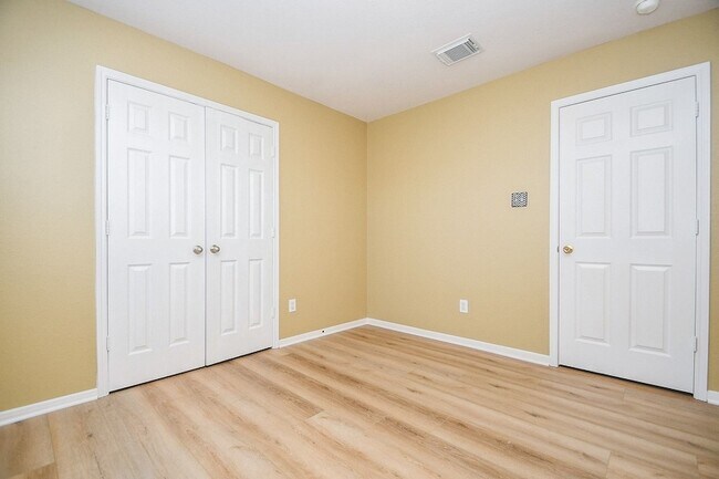 Building Photo - 402 New Hope Ln