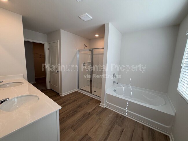 Building Photo - 46 Rustin Rdg