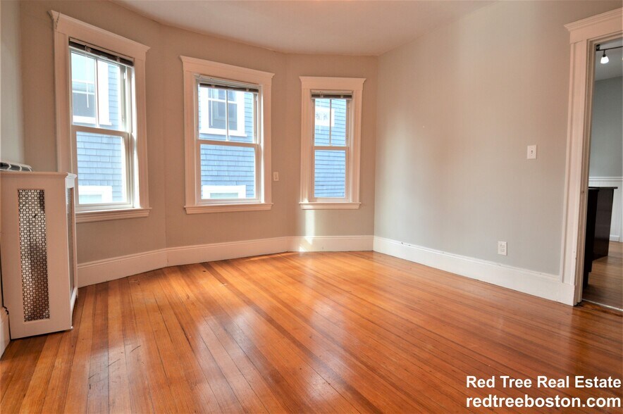 Building Photo - 82 Montebello Rd