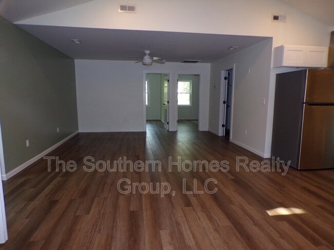 Building Photo - 342 Grady Rd