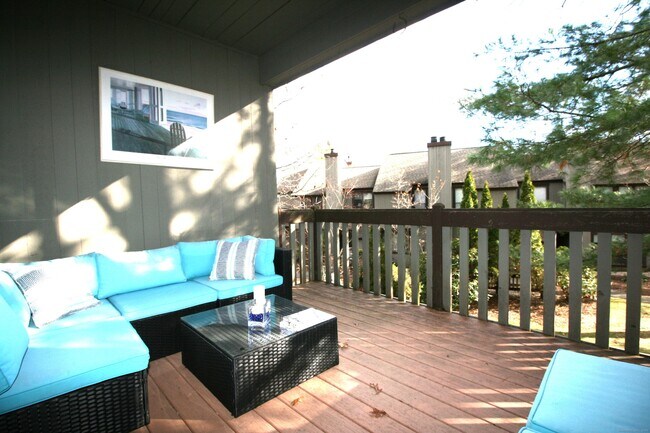 Building Photo - 7 Twin Oak Ct