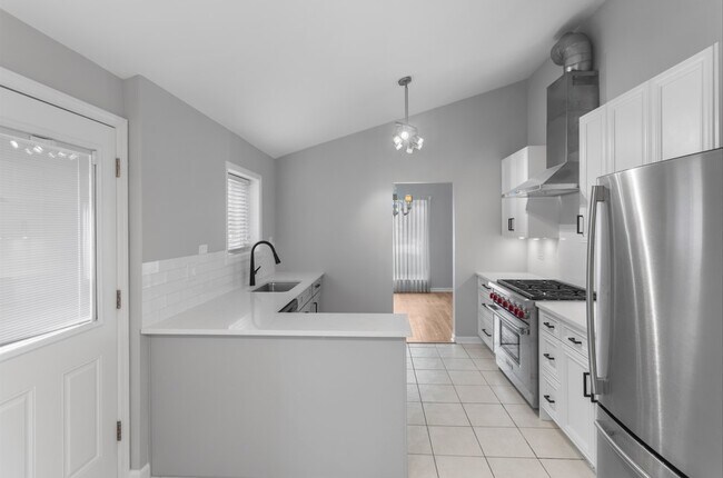 Building Photo - 608 Lavergne Ave