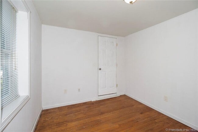 Building Photo - 690 Plainville Ave