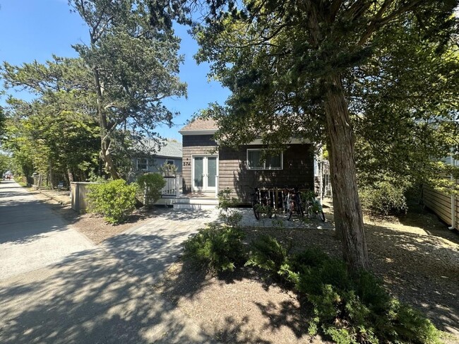 Building Photo - 574 Bayberry Walk