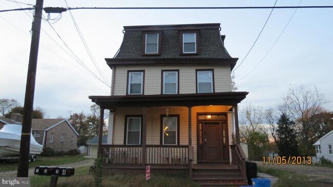 Building Photo - 211 N Front St